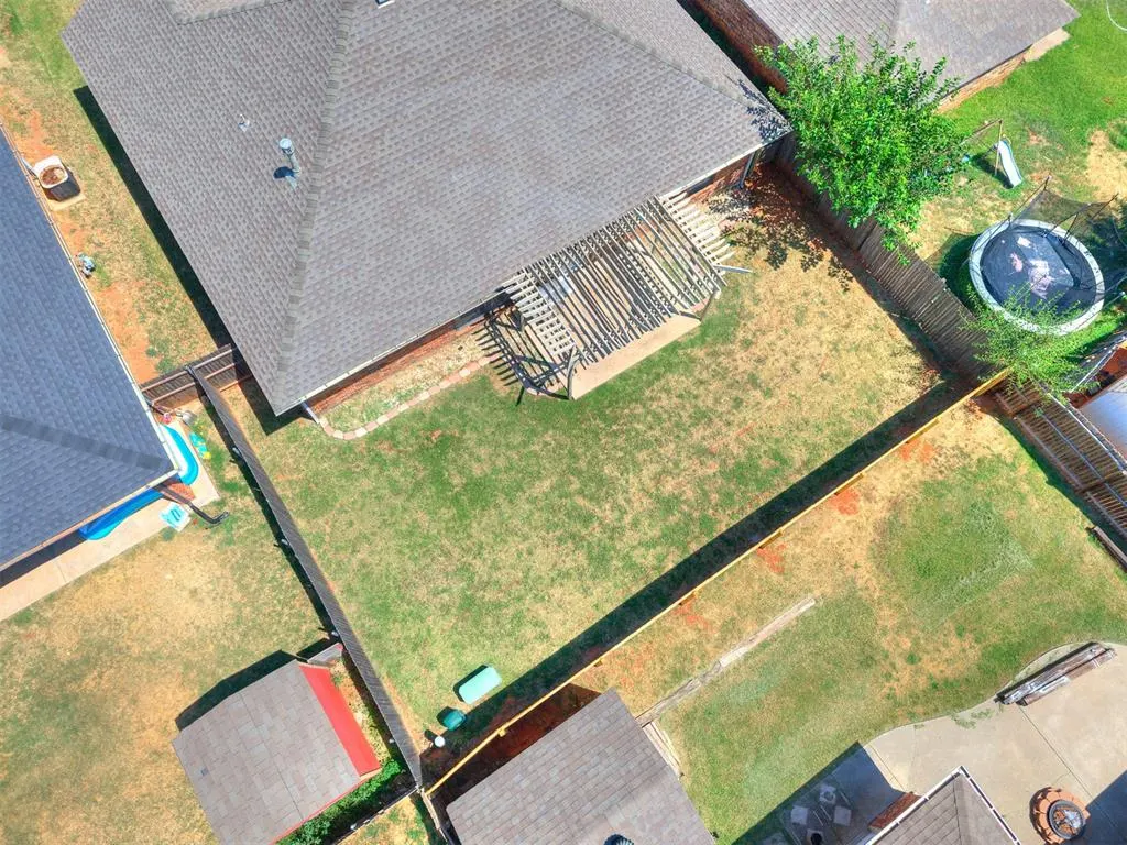 Photo 41 — 12524 SW 13th Street, Yukon, OK 73099