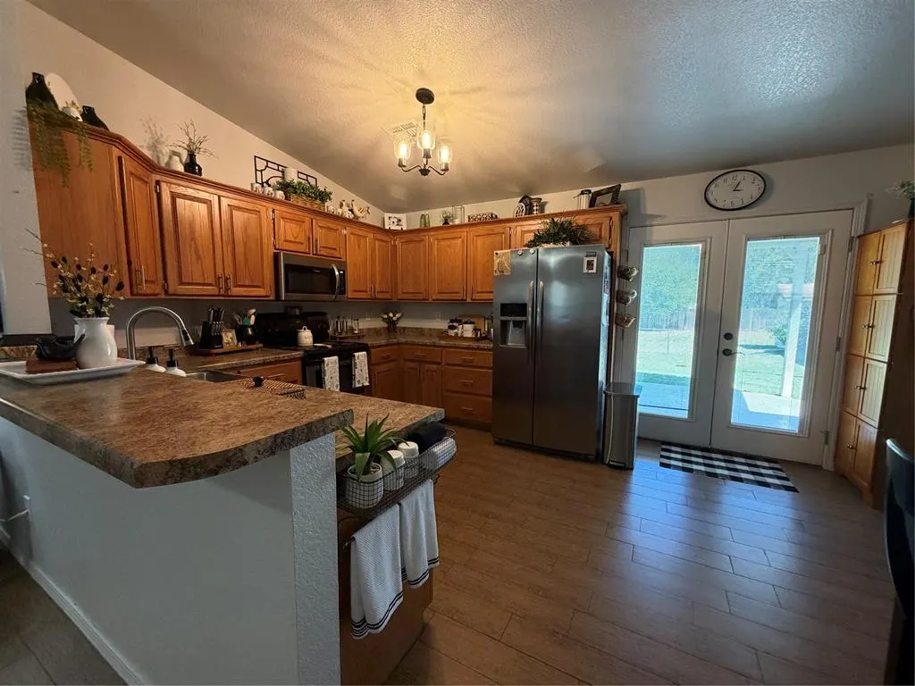 Photo 7 — 521 N Ballard Street, Maud, OK 74854