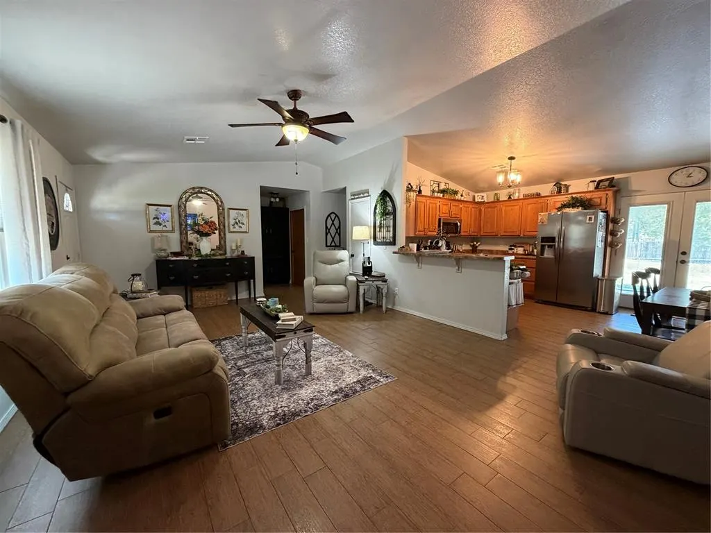 Photo 16 — 521 N Ballard Street, Maud, OK 74854