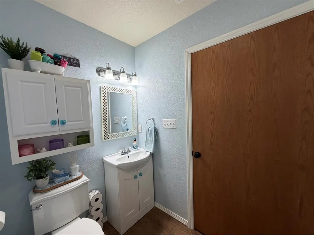Photo 26 — 521 N Ballard Street, Maud, OK 74854