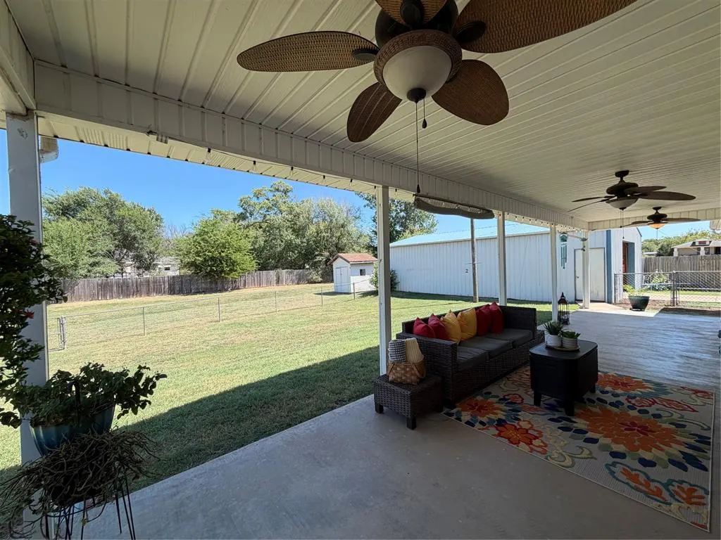 Photo 29 — 521 N Ballard Street, Maud, OK 74854