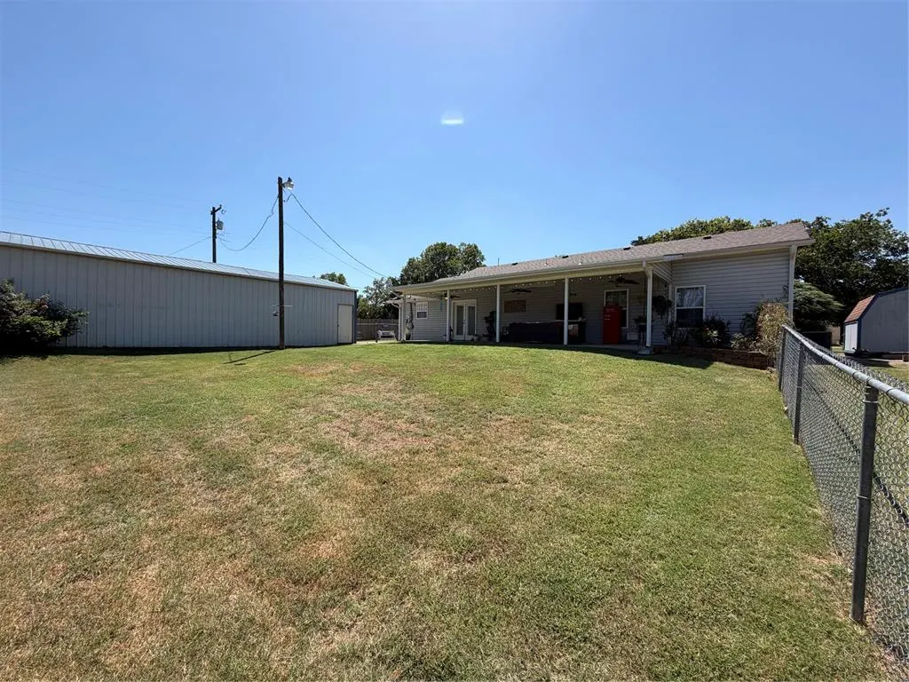 Photo 39 — 521 N Ballard Street, Maud, OK 74854