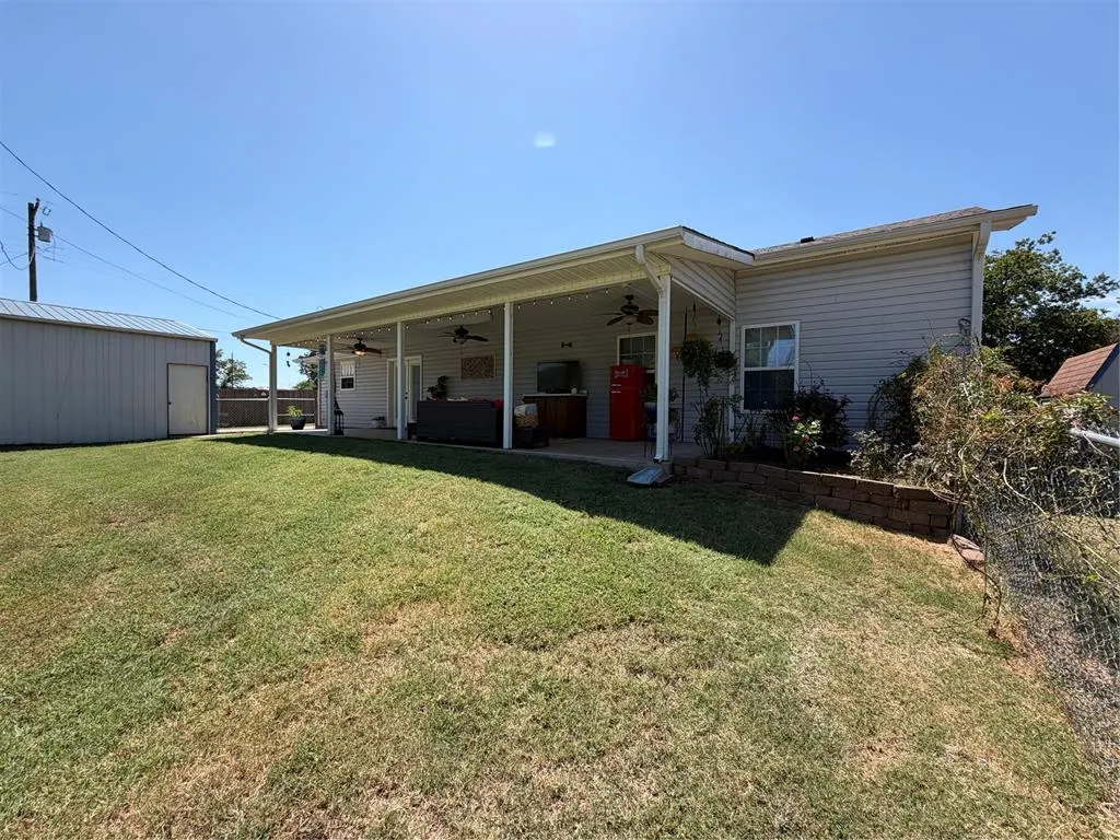 Photo 37 — 521 N Ballard Street, Maud, OK 74854