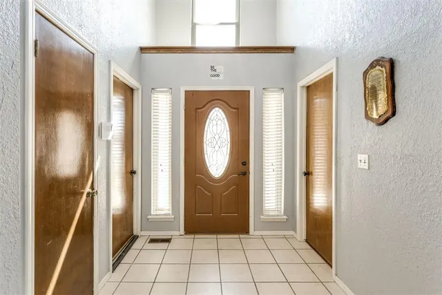 Photo 5 — 113 E Snowmass Drive, Yukon, OK 73099