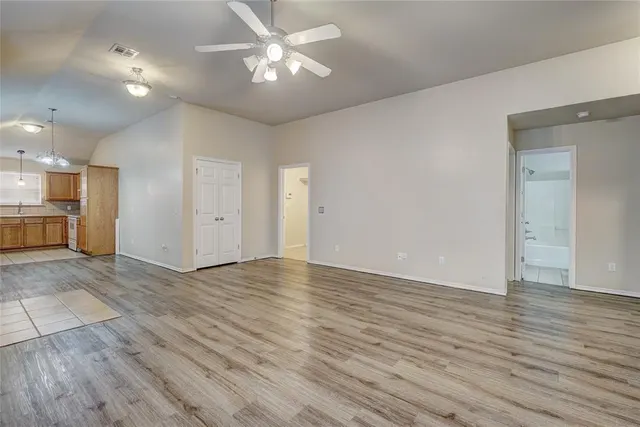 Photo 5 — 12324 SW 5th Street, Yukon, OK 73099