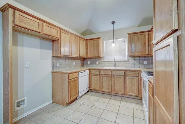 Photo 8 — 12324 SW 5th Street, Yukon, OK 73099