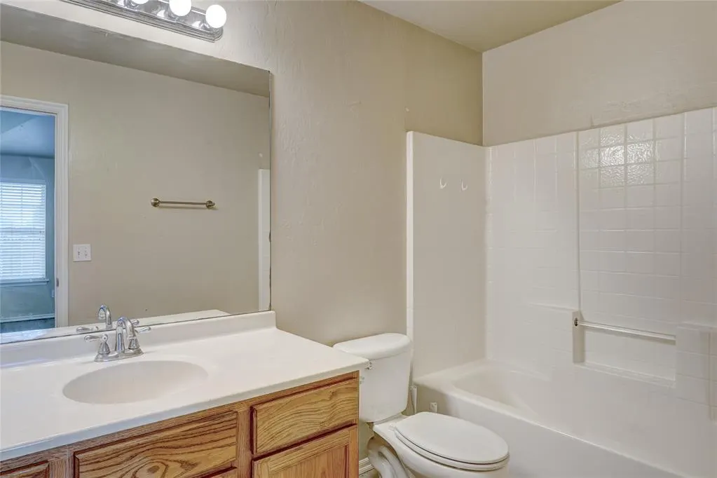 Photo 13 — 12324 SW 5th Street, Yukon, OK 73099