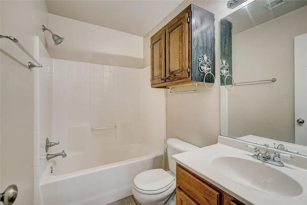 Photo 17 — 12324 SW 5th Street, Yukon, OK 73099