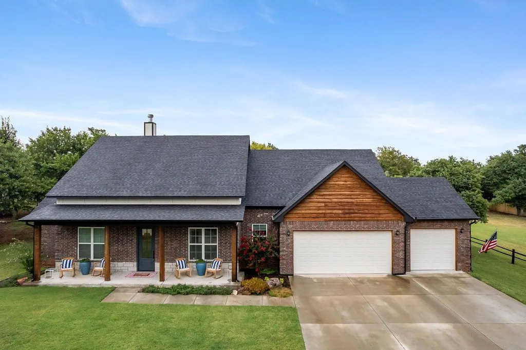 Photo 3 — 2405 Gina Court, Guthrie, OK 73044