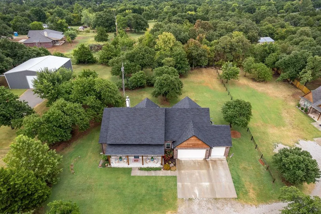 Photo 35 — 2405 Gina Court, Guthrie, OK 73044