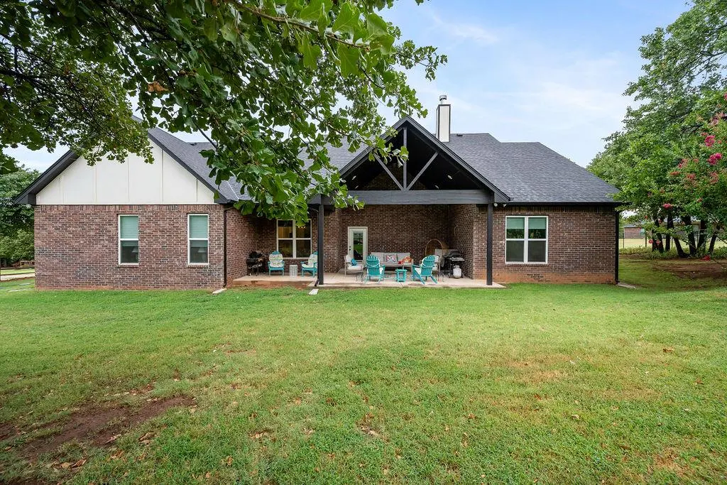 Photo 37 — 2405 Gina Court, Guthrie, OK 73044