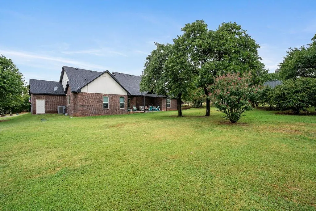 Photo 38 — 2405 Gina Court, Guthrie, OK 73044