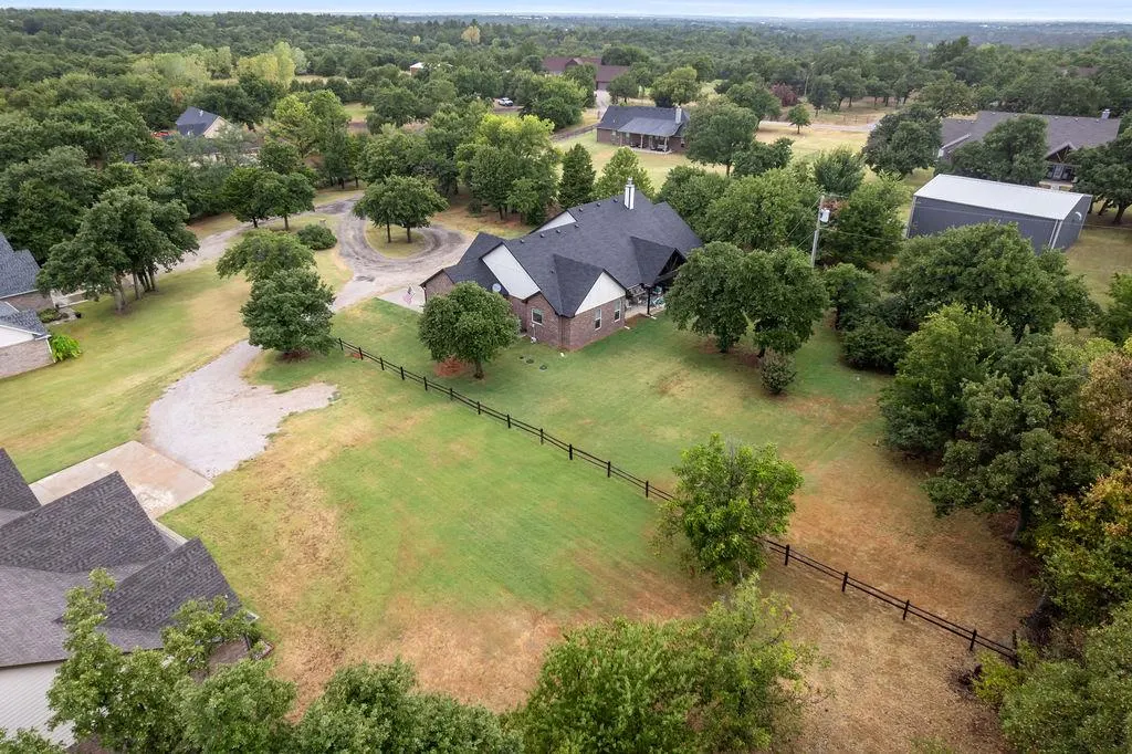 Photo 41 — 2405 Gina Court, Guthrie, OK 73044