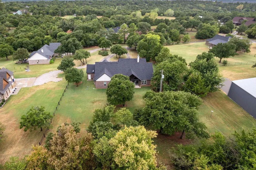Photo 43 — 2405 Gina Court, Guthrie, OK 73044