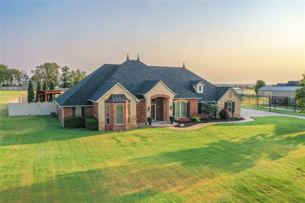 Photo 3 — 24191 E 996 Road, Weatherford, OK 73096