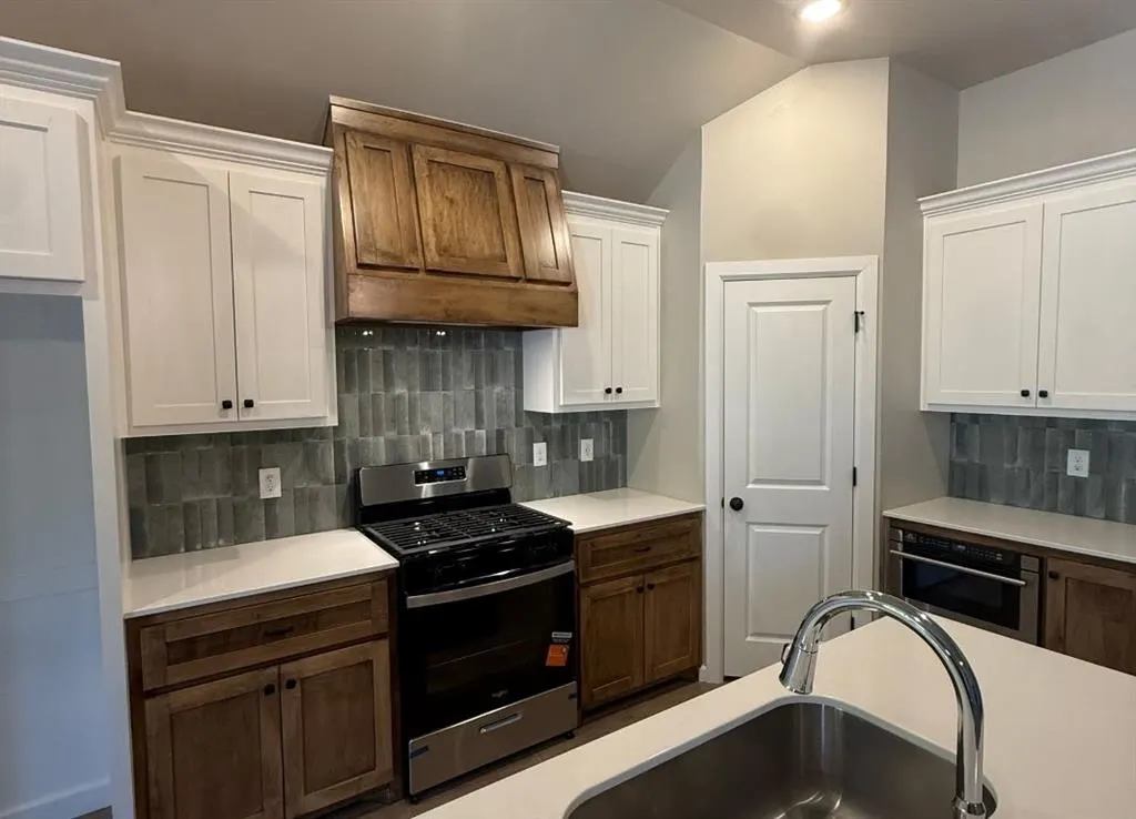 Photo 2 — 12008 Rockbed Drive, Yukon, OK 73099