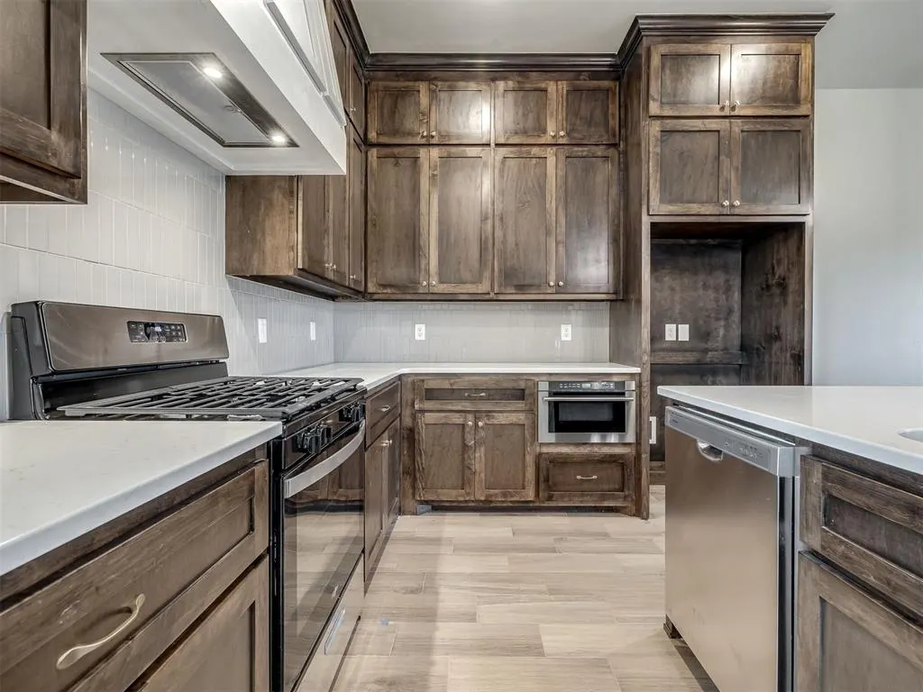 Photo 6 — 11913 NW 118th Street, Yukon, OK 73099