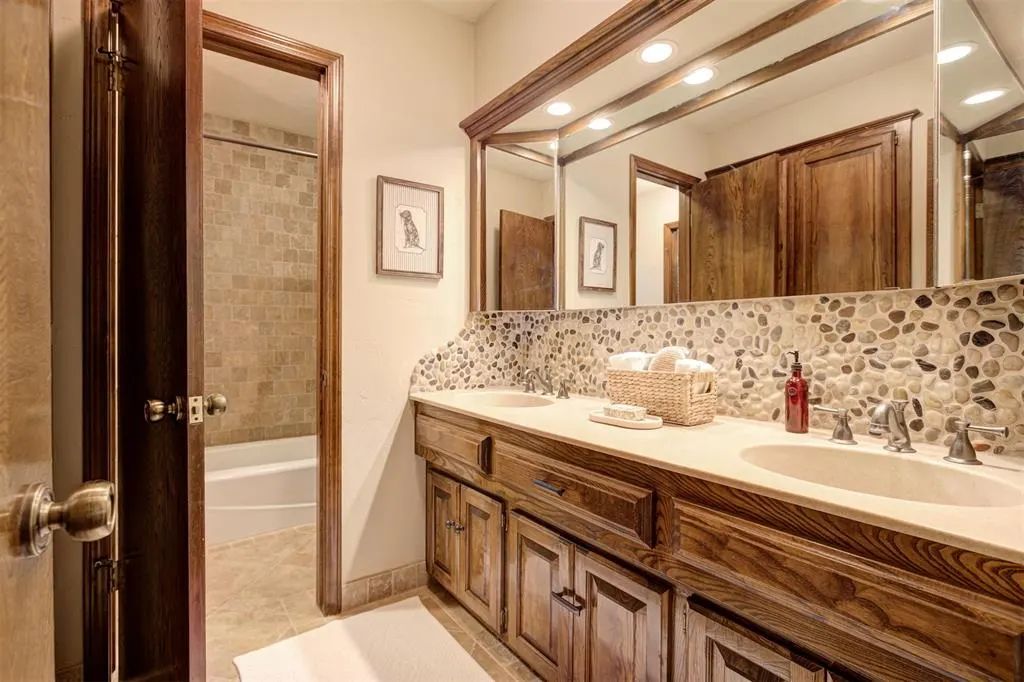 Photo 39 — 13004 Burlingame Avenue, Oklahoma City, OK 73120