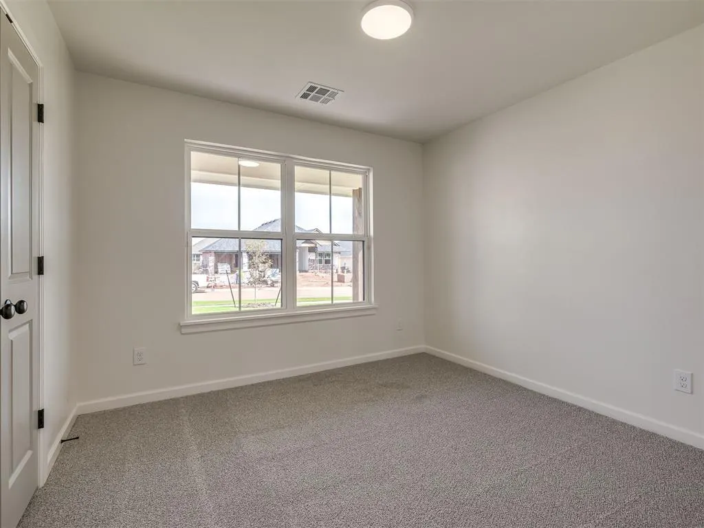 Photo 33 — 11900 NW 119th Street, Yukon, OK 73099
