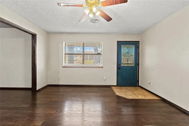 Photo 3 — 133 Stewart Avenue, Weatherford, OK 73096