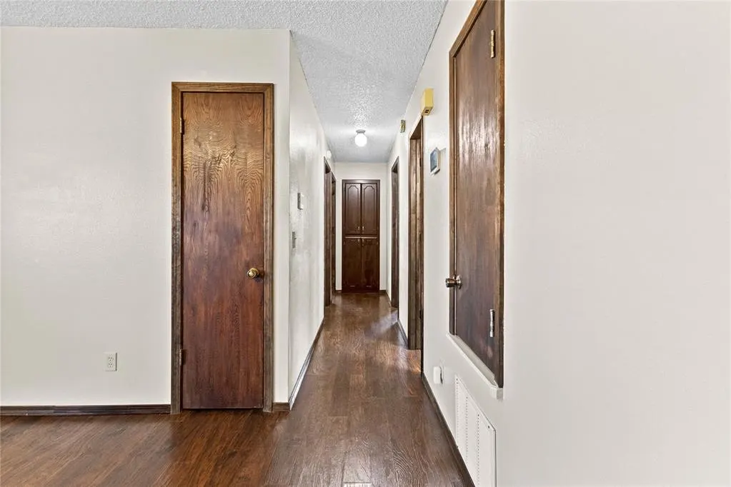 Photo 9 — 133 Stewart Avenue, Weatherford, OK 73096