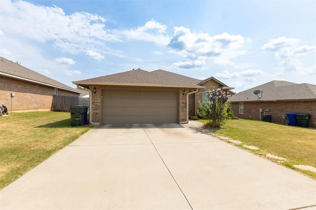 Photo 5 — 9408 Pear Street, Oklahoma City, OK 73130