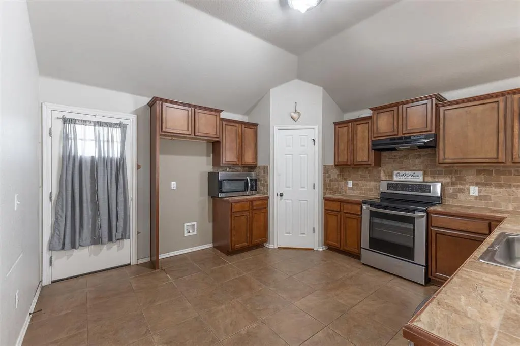 Photo 13 — 9408 Pear Street, Oklahoma City, OK 73130