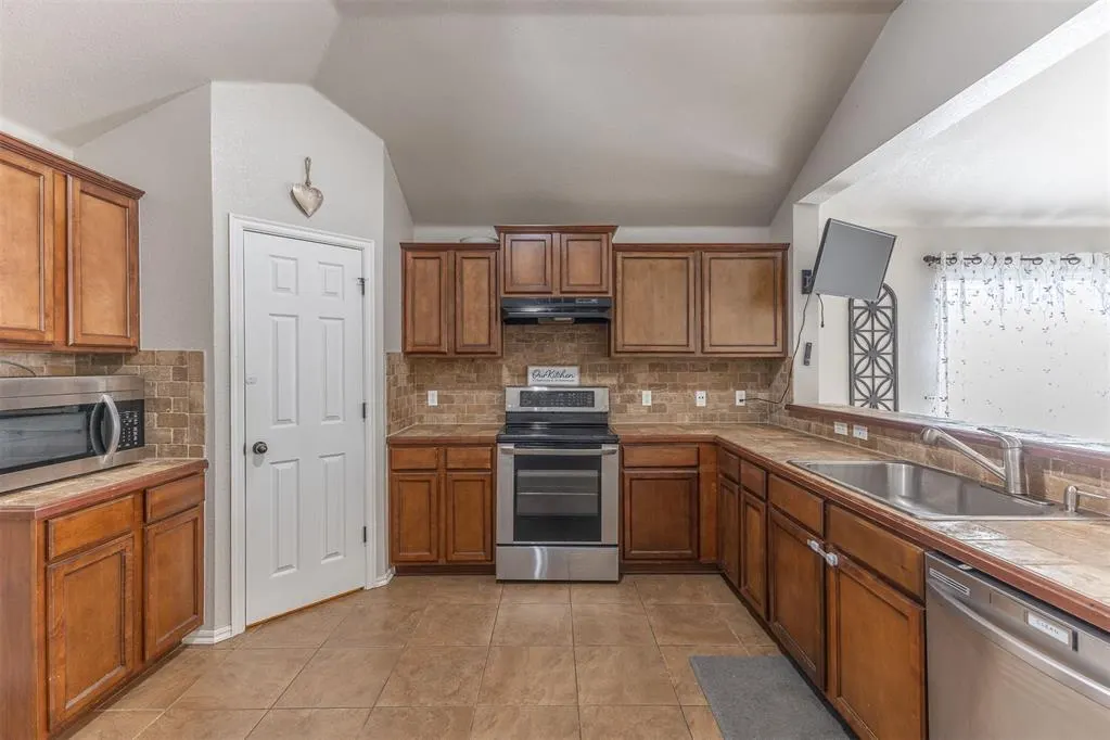 Photo 15 — 9408 Pear Street, Oklahoma City, OK 73130