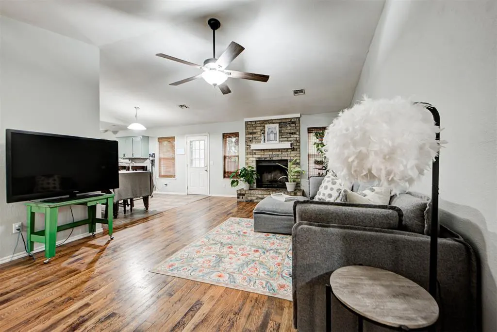 Photo 11 — 1665 NE 6th Street, Oklahoma City, OK 73160