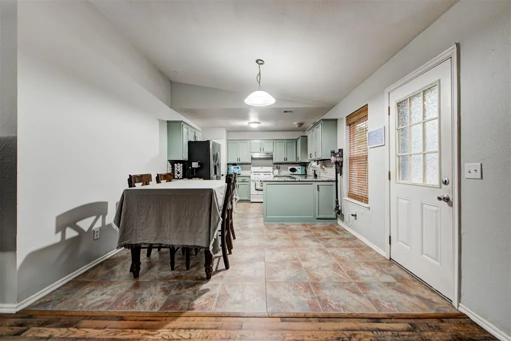 Photo 12 — 1665 NE 6th Street, Oklahoma City, OK 73160