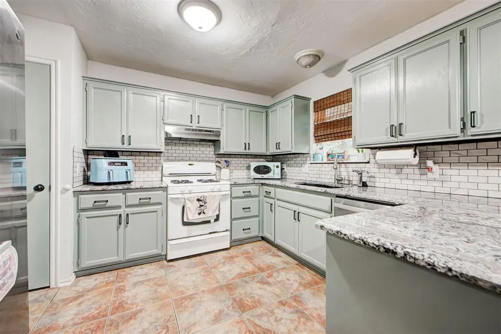 Photo 17 — 1665 NE 6th Street, Oklahoma City, OK 73160