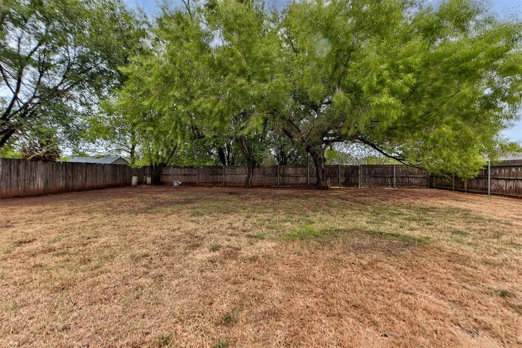 Photo 38 — 1665 NE 6th Street, Oklahoma City, OK 73160