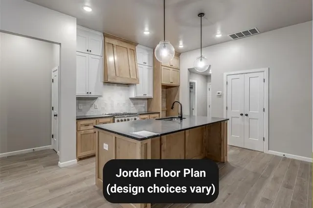 Photo 2 — 11908 NW 118th Street, Yukon, OK 73099