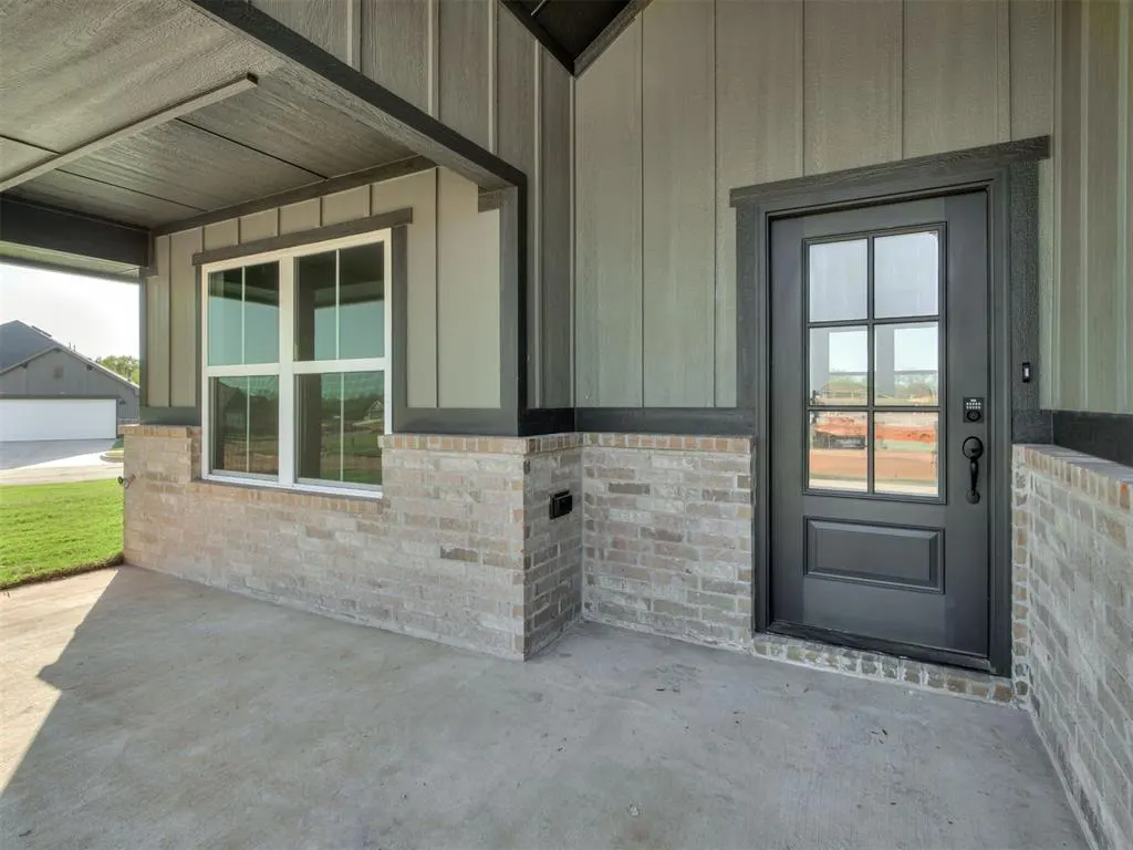 Photo 2 — 11908 NW 118th Street, Yukon, OK 73099