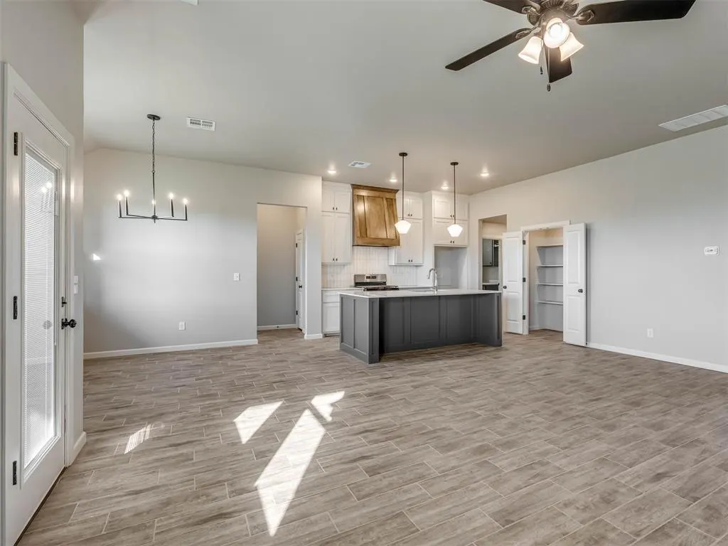 Photo 4 — 11908 NW 118th Street, Yukon, OK 73099