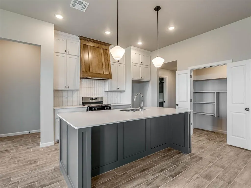 Photo 6 — 11908 NW 118th Street, Yukon, OK 73099