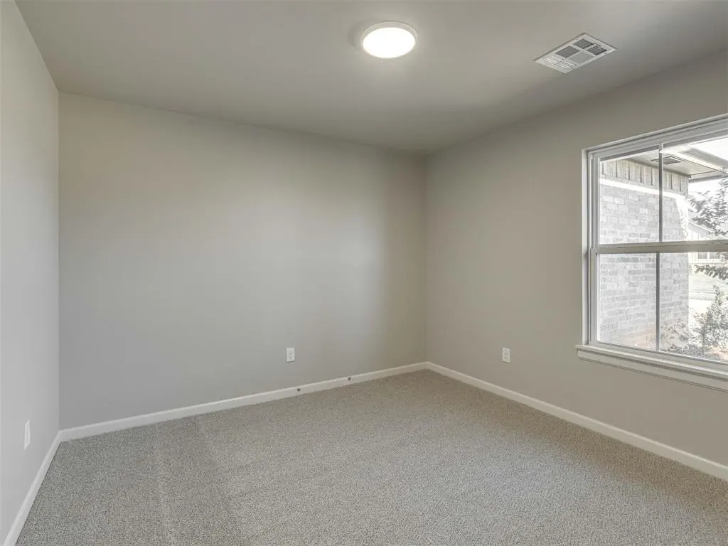 Photo 21 — 11908 NW 118th Street, Yukon, OK 73099