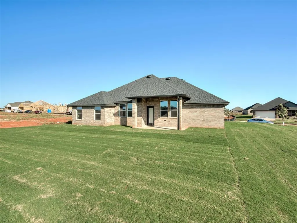 Photo 36 — 11908 NW 118th Street, Yukon, OK 73099