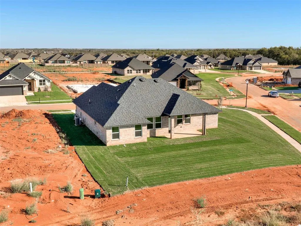 Photo 39 — 11908 NW 118th Street, Yukon, OK 73099