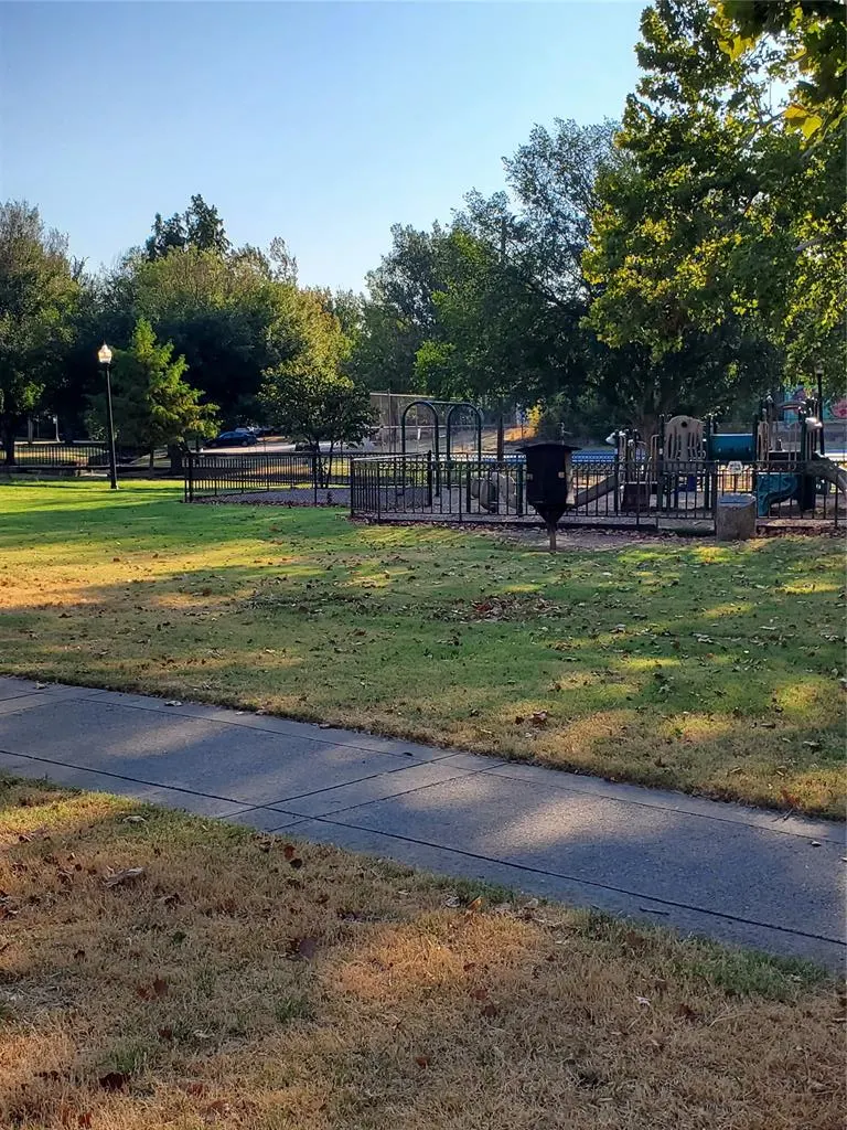 Photo 3 — 448 S Pickard Avenue, Norman, OK 73069