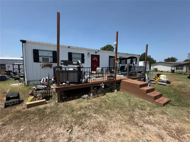 Photo 3 — 100 parkview Court, McLoud, OK 74851