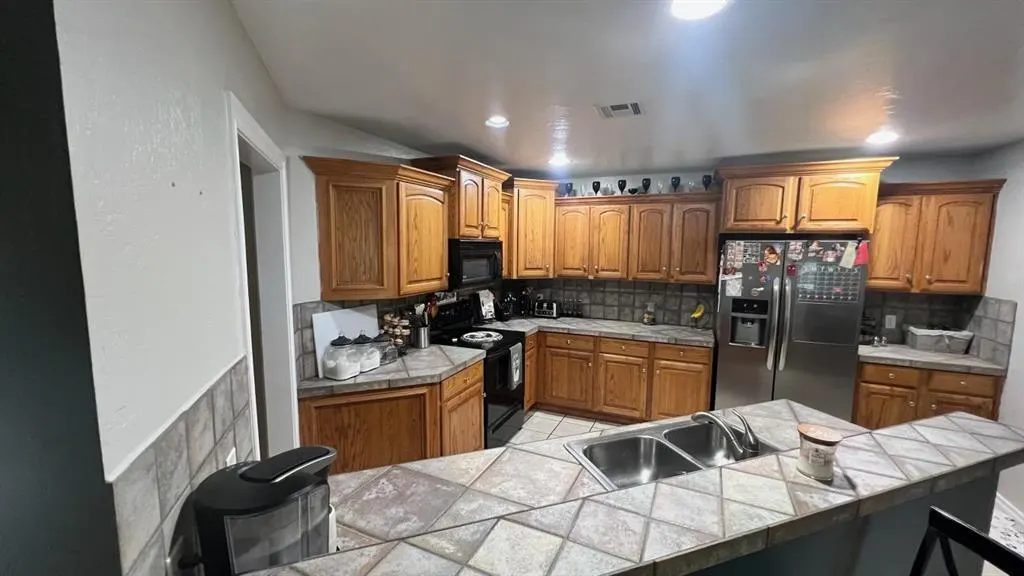 Photo 6 — 11055 N Lily Lane, Edmond, OK 73025