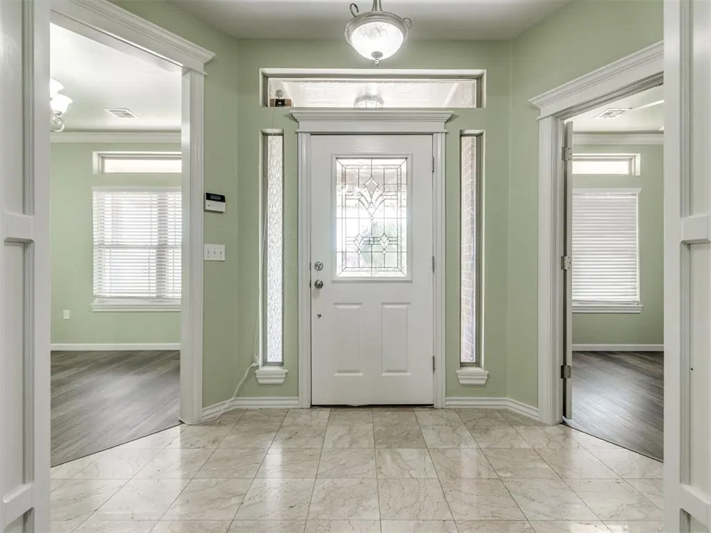 Photo 3 — 10625 Tangleroot Way, Oklahoma City, OK 73173