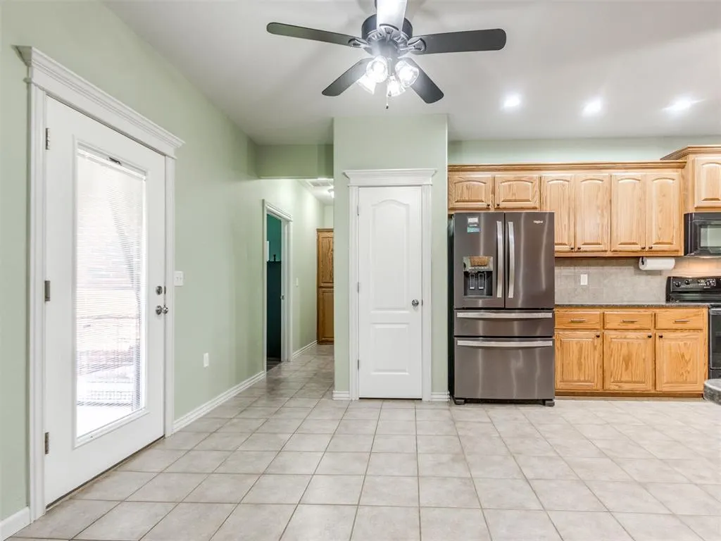 Photo 10 — 10625 Tangleroot Way, Oklahoma City, OK 73173