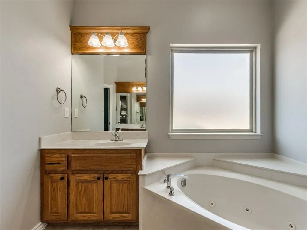 Photo 38 — 10625 Tangleroot Way, Oklahoma City, OK 73173