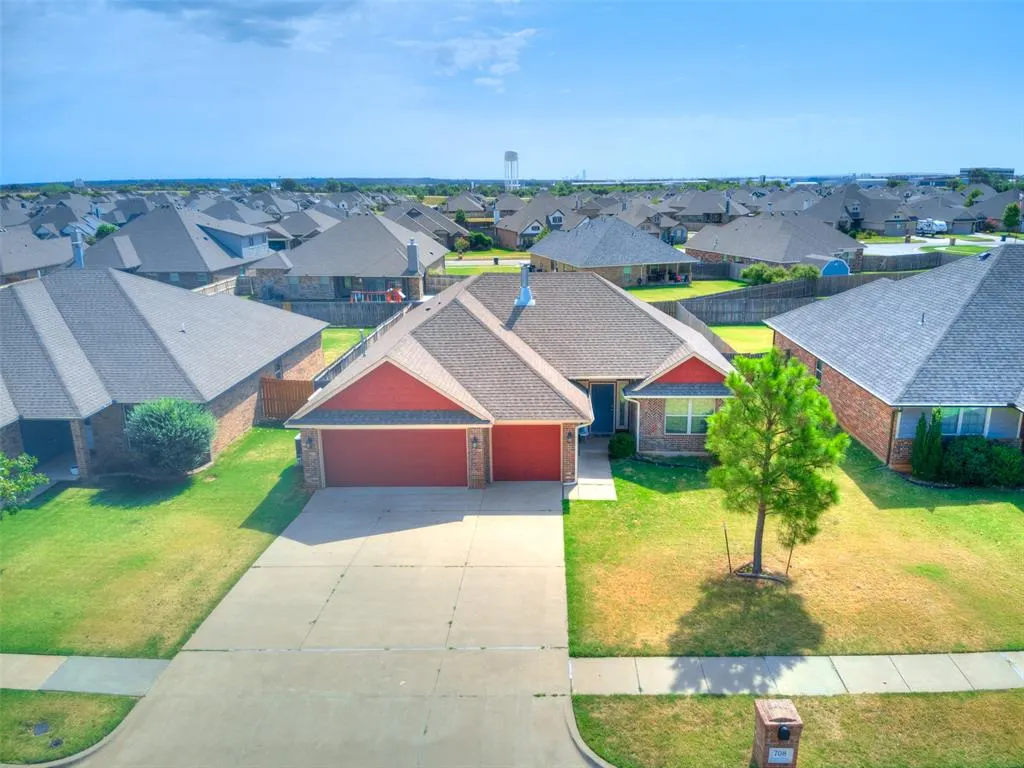 Front exterior — 708 Redvine Road, Yukon, OK 73099