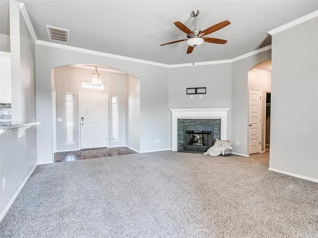 Photo 3 — 708 Redvine Road, Yukon, OK 73099