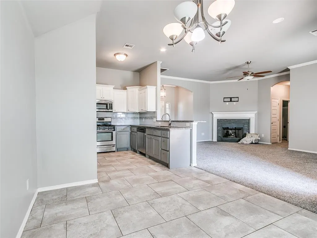 Photo 6 — 708 Redvine Road, Yukon, OK 73099