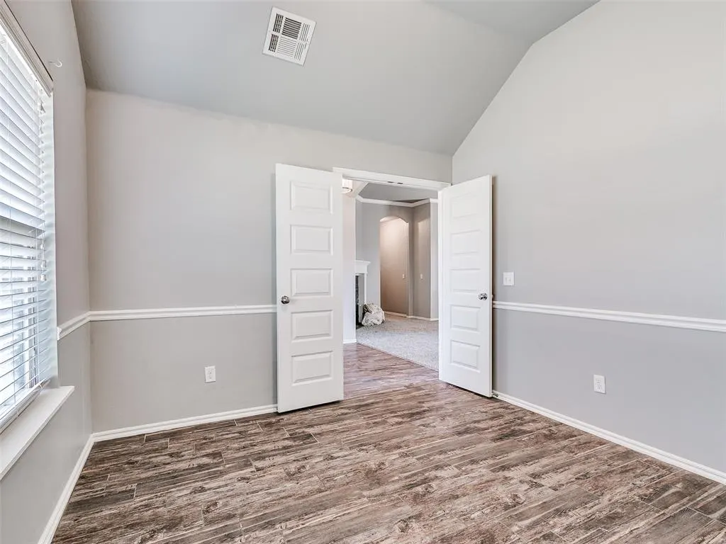 Photo 10 — 708 Redvine Road, Yukon, OK 73099