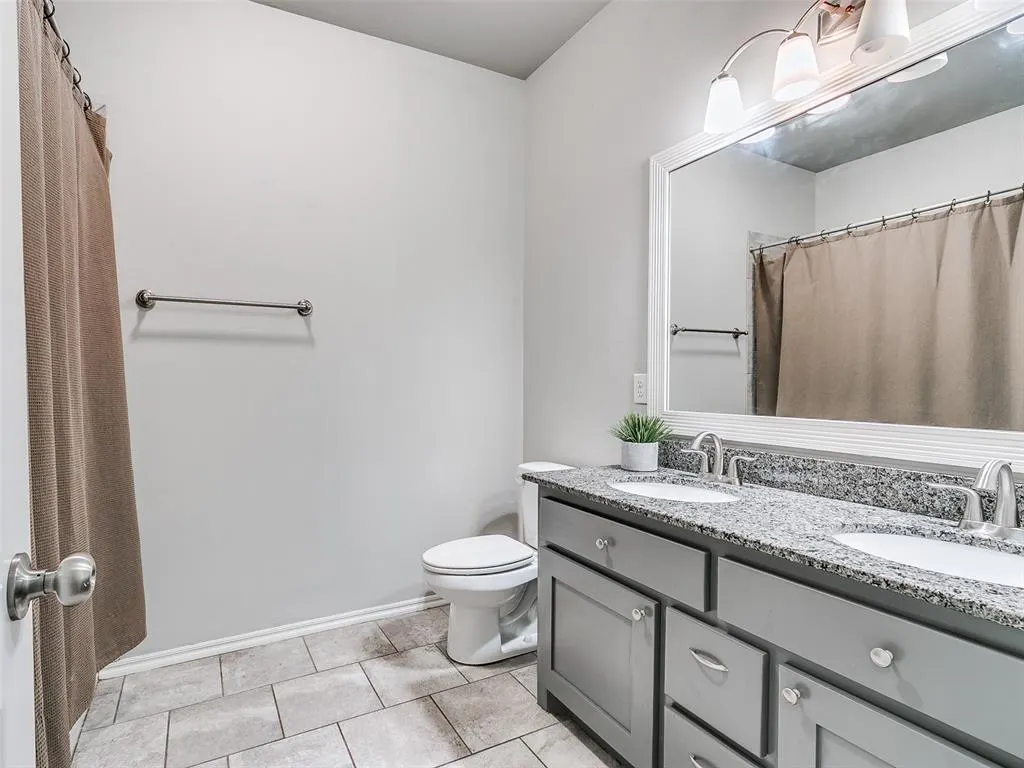 Photo 11 — 708 Redvine Road, Yukon, OK 73099